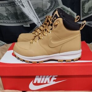 Nike Manoa Leather - Haystack/Velvet Brown (sz 8)